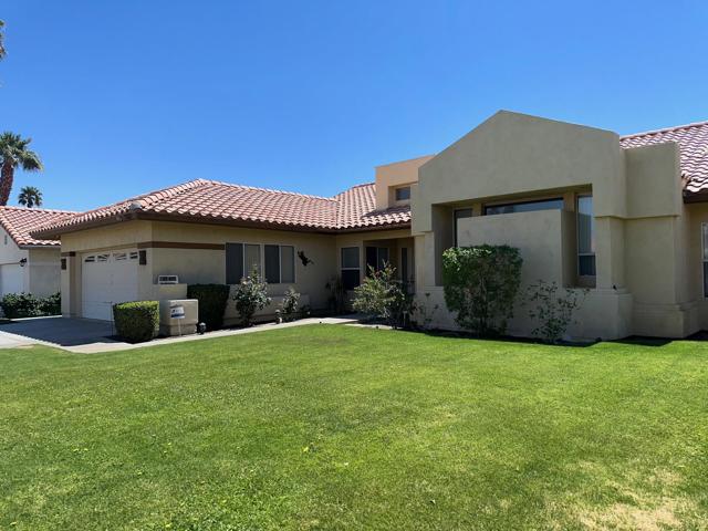 77671 Barons Circle, Palm Desert CA: https://media.crmls.org/mediaz/ac49f952-d565-4156-8269-a1b3c030580b.jpg