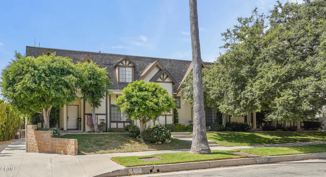 Detail Gallery Image 1 of 41 For 511 S El Molino Ave #17,  Pasadena,  CA 91011 - 2 Beds | 2/1 Baths