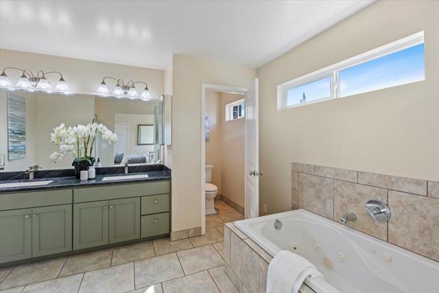 1403 Hudson Street, Redwood City CA: https://media.crmls.org/mediaz/ac4afa85-cc98-4af1-a43b-adec5f2d64af.jpg