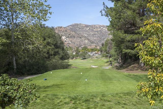 3385 Wild Oak Lane, Escondido CA: https://media.crmls.org/mediaz/ac4b2083-f928-493c-874a-2ceaba2b39c3.jpg