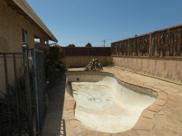 9428 Eucalyptus Street, Spring Valley CA: https://media.crmls.org/mediaz/ac4b572f-eaee-4369-9c4c-f9ee81c21aaa.jpg