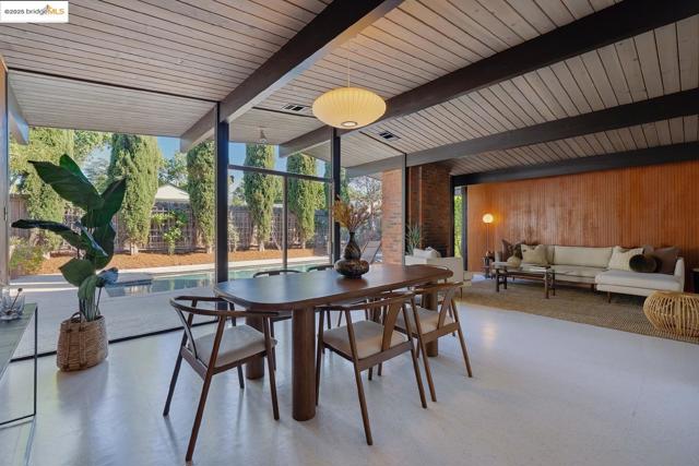 4020 Salem ST, Concord CA: https://media.crmls.org/mediaz/ac4b5e38-f29b-4f03-8f5b-4a876e6ea606.jpg