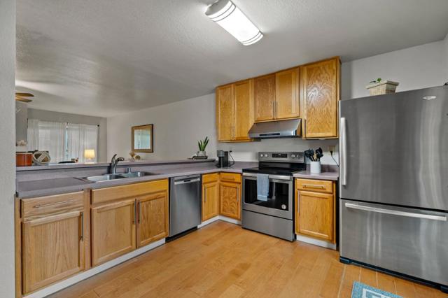 3095 Marina Drive, Marina CA: https://media.crmls.org/mediaz/ac4b82a5-479b-449f-b926-31151abd43dc.jpg