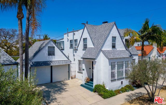 500 N Alta Vista Boulevard, Los Angeles CA: https://media.crmls.org/mediaz/ac4b87ca-a719-4150-9f5e-756faf5afa6d.jpg