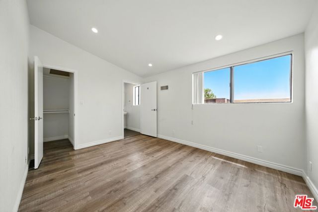 6212 FULTON Avenue, Van Nuys CA: https://media.crmls.org/mediaz/ac4bfc91-7fea-4e6f-8d4b-d035bf9ae1c0.jpg