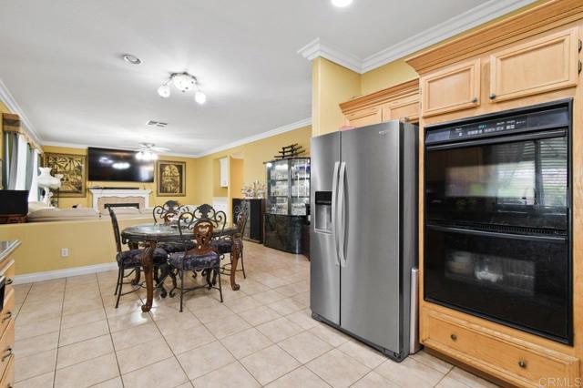1420 Venters Dr, Chula Vista CA: https://media.crmls.org/mediaz/ac4ce5ac-89c8-4b73-b67c-95e347ae132c.jpg