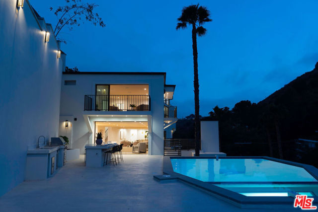 2256 Nichols Canyon Road, Los Angeles CA: https://media.crmls.org/mediaz/ac4ce916-55d9-4a82-be27-e7a7e7ccd555.jpg