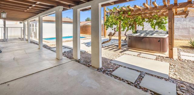 Image 11 of 76 For 51480 Avenida Obregon  B