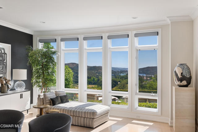 2366 Heatherbank Court, Lake Sherwood CA: https://media.crmls.org/mediaz/ac4dae20-5c71-4c5b-afda-18adbe430a11.jpg