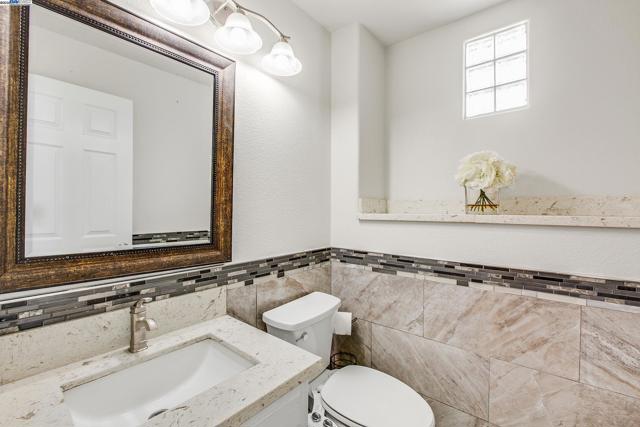 1205 Amber Court, San Leandro CA: https://media.crmls.org/mediaz/ac4e1887-eafe-4faf-9692-a273bf8acb0e.jpg