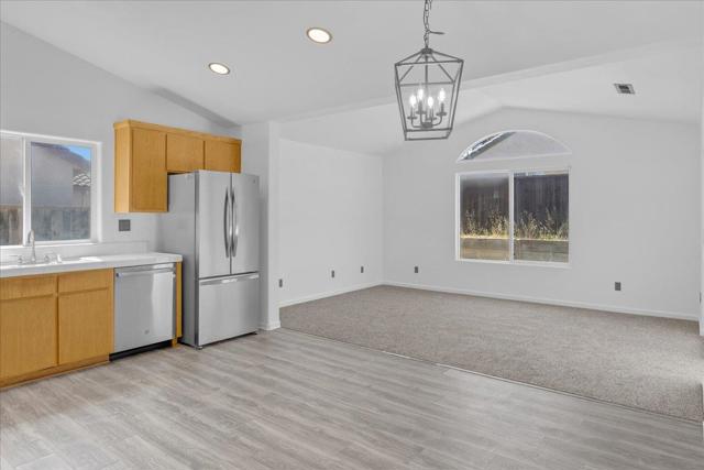 1250 Greenleaf Loop, Greenfield CA: https://media.crmls.org/mediaz/ac4ed919-7769-485f-8c84-5ce69d66d4b3.jpg