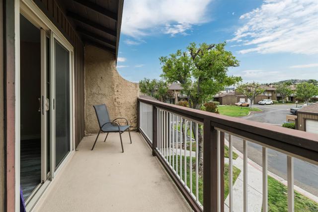 982 E Main St, El Cajon CA: https://media.crmls.org/mediaz/ac4ef8ee-7aa3-40bd-a065-0821000404b6.jpg