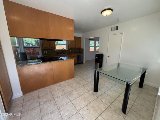 22319 Macfarlane Drive, Woodland Hills CA: https://media.crmls.org/mediaz/ac50965c-8a24-4f18-b0ac-c3037422461d.jpg