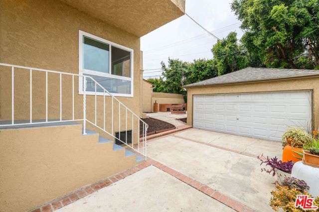 4239 59th Street, Los Angeles, California 90043, 3 Bedrooms Bedrooms, ,2 BathroomsBathrooms,Single Family Residence,For Sale,59th,23309761