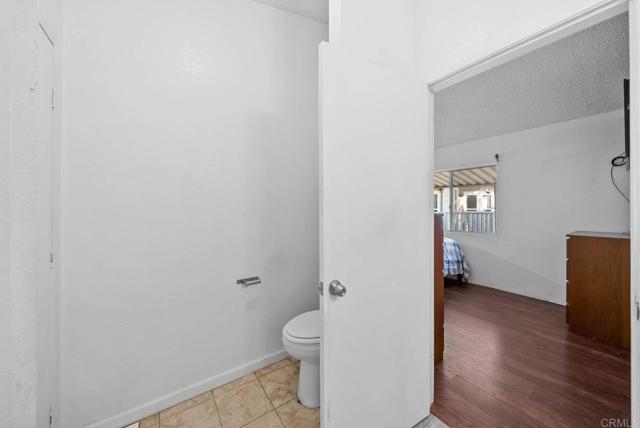 Home for Sale in Lakeside