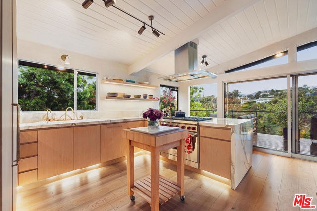 295 Mabery Road, Santa Monica CA: https://media.crmls.org/mediaz/ac5336c3-d37f-4a58-95f7-9c935f1e5044.jpg