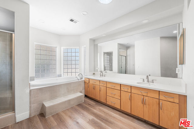 42094 W 21st Street, Lancaster CA: https://media.crmls.org/mediaz/ac53fe29-a600-4ae6-a508-fd96bb71e673.jpg