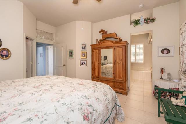1130 Minarets Avenue, Clovis CA: https://media.crmls.org/mediaz/ac5443ca-d051-463e-876f-1a1fc95a02c5.jpg