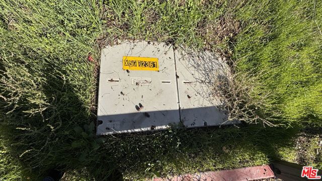 1 N Topanga Canyon Boulevard, Woodland Hills CA: https://media.crmls.org/mediaz/ac545d00-6885-48ef-bebd-5adf41cbb497.jpg