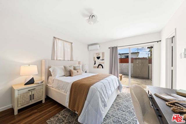 822 Pine Street, Santa Monica CA: https://media.crmls.org/mediaz/ac54aaeb-676e-42f6-8064-a8b5ac86af27.jpg