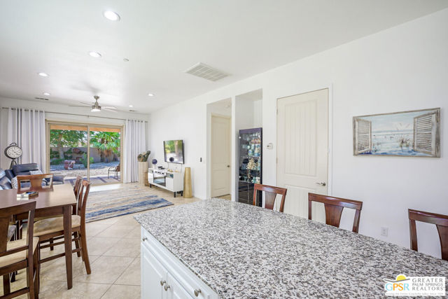 39220 Calle Negrete, Indio CA: https://media.crmls.org/mediaz/ac54fb63-9572-4ad8-853a-060cb4842bbd.jpg