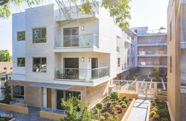 137 S Wilson Avenue, Pasadena CA: https://media.crmls.org/mediaz/ac557ba6-dec0-41c9-a0c8-e6819178ade8.jpg
