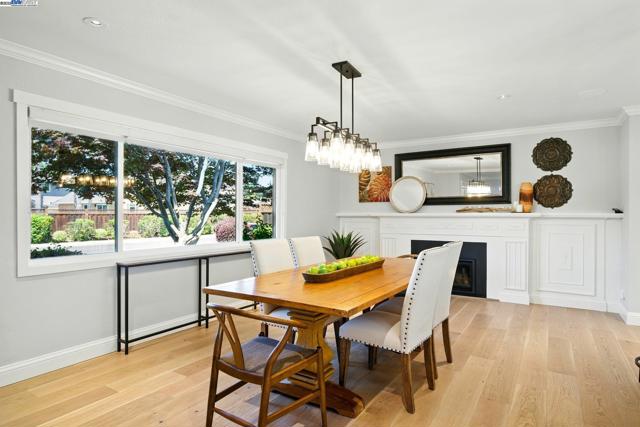 9658 Broadmoor Dr, San Ramon CA: https://media.crmls.org/mediaz/ac563152-558f-49b2-9a1d-5a82888d7af8.jpg