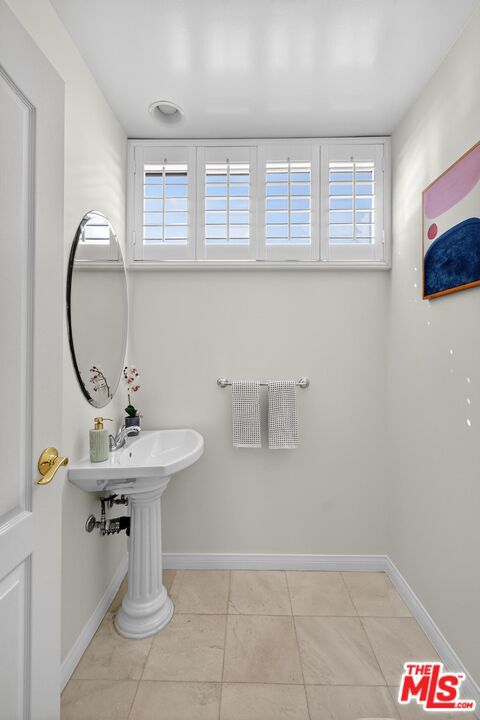 10307 Missouri Avenue, Los Angeles CA: https://media.crmls.org/mediaz/ac56d005-ae39-4510-a2ae-07297bd2b5af.jpg