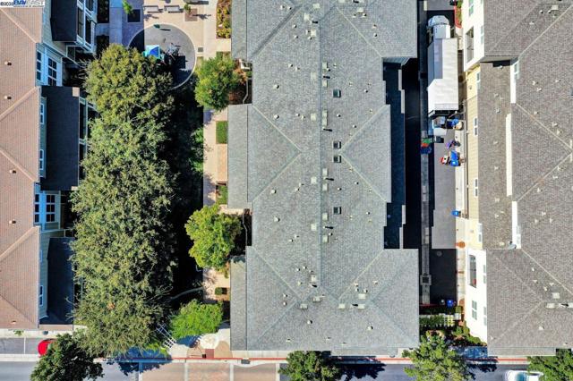 40702 Greystone Ter, Fremont CA: https://media.crmls.org/mediaz/ac5710fd-1b66-4071-af08-6a43fa143444.jpg