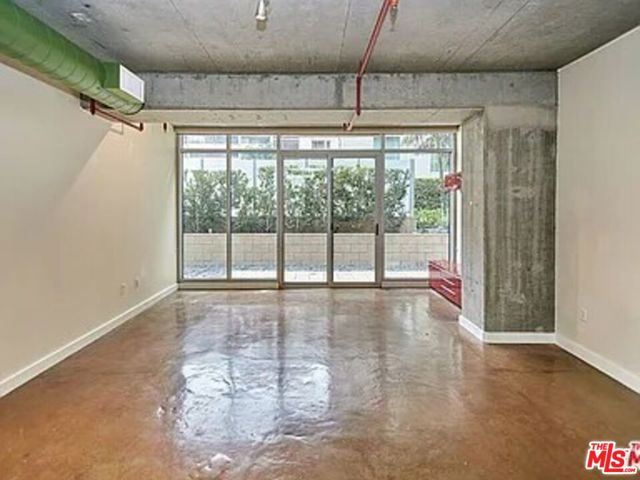 645 W 9th Street, Los Angeles CA: https://media.crmls.org/mediaz/ac5723f8-1bd9-490e-b43e-ab297d5cc139.jpg