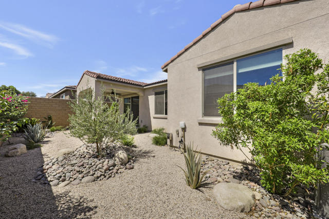 78783 Fortuna Place, Palm Desert CA: https://media.crmls.org/mediaz/ac5772c4-e7ef-492d-a0bb-7458aff09270.jpg