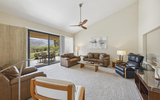 77 Majorca Drive, Rancho Mirage CA: https://media.crmls.org/mediaz/ac580c0d-07db-4441-8f12-119ad2bfb7ae.jpg