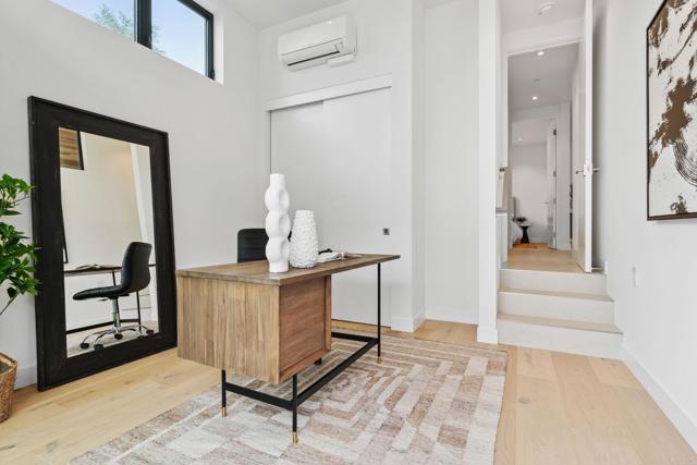 Image 18 of 58 For 2052 Montgomery Avenue