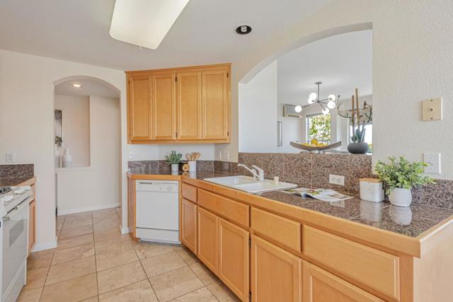 1000 Davit Lane,  CA: https://media.crmls.org/mediaz/ac58bec0-8398-4e25-8029-ac194862ca6d.jpg