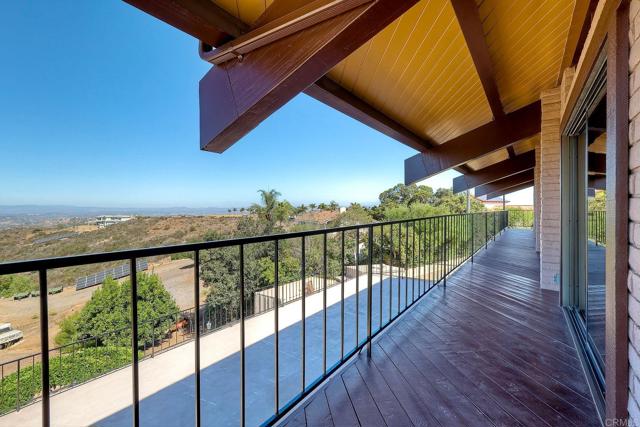 Detail Gallery Image 33 of 75 For 2335 Mirador, Vista,  CA 92084 - 5 Beds | 2/1 Baths