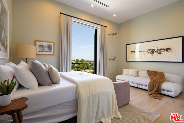 1774 Westridge Road, Los Angeles CA: https://media.crmls.org/mediaz/ac5a0490-8f23-4e73-87d5-04503d8abf56.jpg