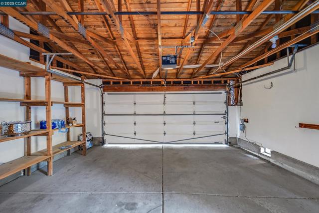 222 Scotts Mill Ct, Danville CA: https://media.crmls.org/mediaz/ac5a1e10-dec4-4634-9b9e-b3e461f33463.jpg
