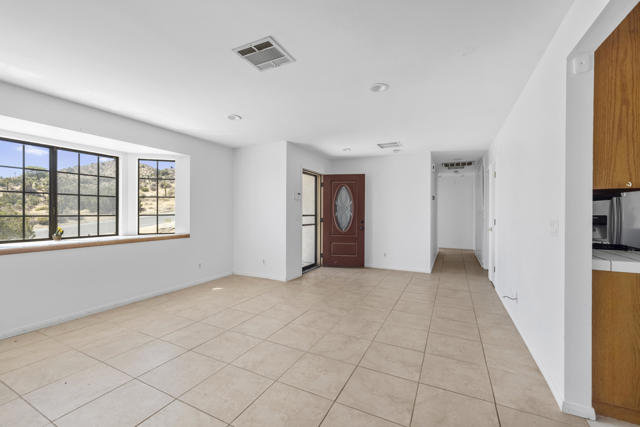 55710 Free Gold Dr Drive, Yucca Valley CA: https://media.crmls.org/mediaz/ac5a994c-3ea5-4c96-85a4-7d1c4a625476.jpg