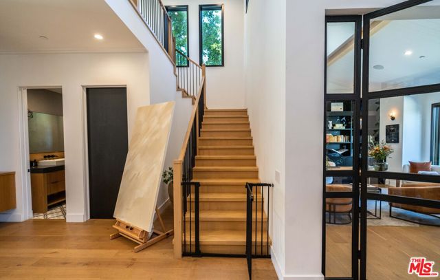 18938 Wells Drive, Tarzana CA: https://media.crmls.org/mediaz/ac5aa036-555f-4fc3-b6f4-b5bc900daa6d.jpg