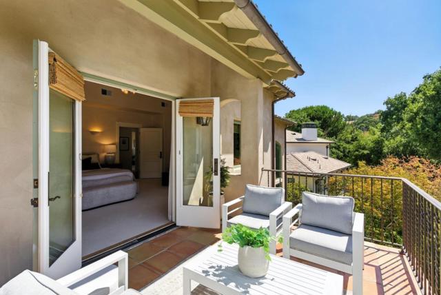 45 Sneckner Court, Menlo Park CA: https://media.crmls.org/mediaz/ac5b3b27-ae02-4821-900d-c98bdf4cc171.jpg