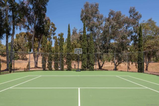 459 Flores De Oro, Rancho Santa Fe CA: https://media.crmls.org/mediaz/ac5b5b4c-b2a0-4098-b938-3f02056dfcba.jpg