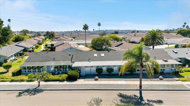 Detail Gallery Image 3 of 47 For 3685 Vista Campana N #56,  Oceanside,  CA 92057 - 3 Beds | 2 Baths