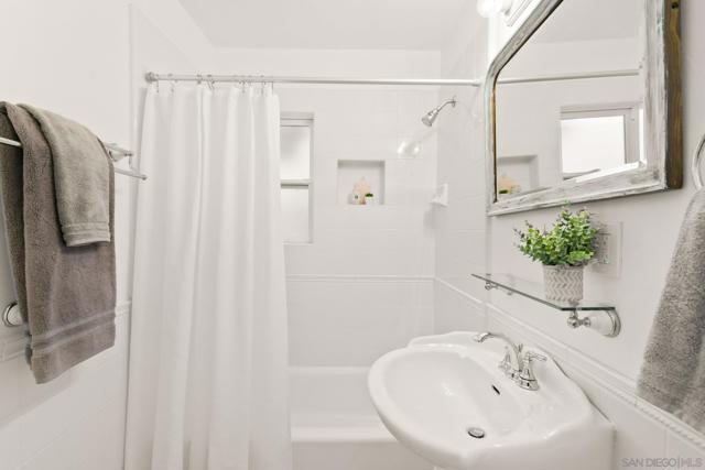 4386 Niagara Ave, San Diego CA: https://media.crmls.org/mediaz/ac5c0484-e024-4bda-b71a-23cf7b7b2a05.jpg