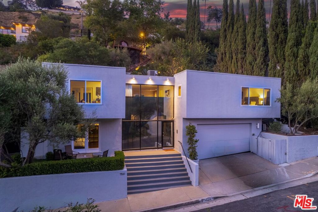 7561 Devista Drive — Mid Century Modern