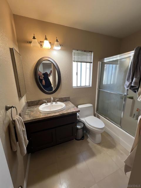 2377 Congressional Drive, El Cajon CA: https://media.crmls.org/mediaz/ac5ec179-e1cd-4b16-9a0a-962dd43760cd.jpg