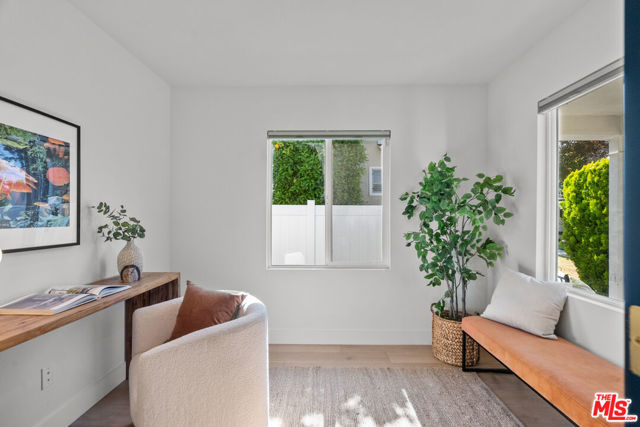 16820 Mccormick Street, Encino CA: https://media.crmls.org/mediaz/ac5eda58-a06d-45e6-8c65-e0443f32fad4.jpg