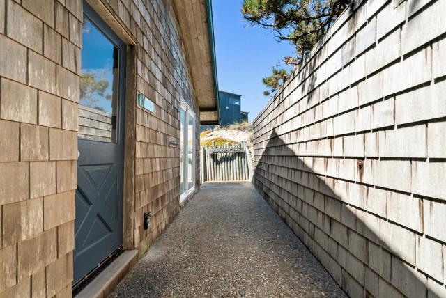 66 Avocet Circle, Watsonville CA: https://media.crmls.org/mediaz/ac5ee6d9-76f5-4a73-b561-8729007f3d3e.jpg