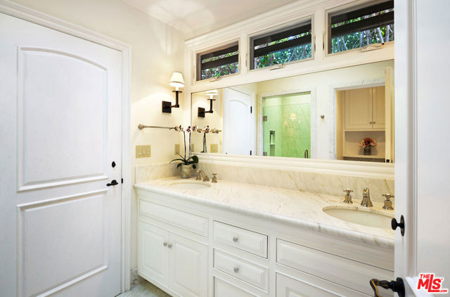 130 S LAYTON Drive, Los Angeles CA: https://media.crmls.org/mediaz/ac5ef771-041a-4e44-bc6d-6c0c678805ce.jpg