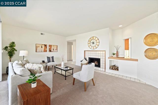 3711 Terra Granada, Walnut Creek CA: https://media.crmls.org/mediaz/ac5f6023-b255-4ed2-aaaa-2a3651bd6f76.jpg