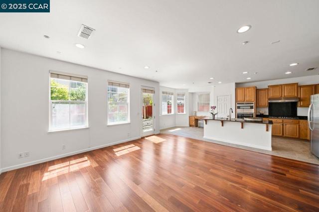 35970 Green Street, Union City CA: https://media.crmls.org/mediaz/ac604dce-786a-4c04-819e-a8c03786f266.jpg